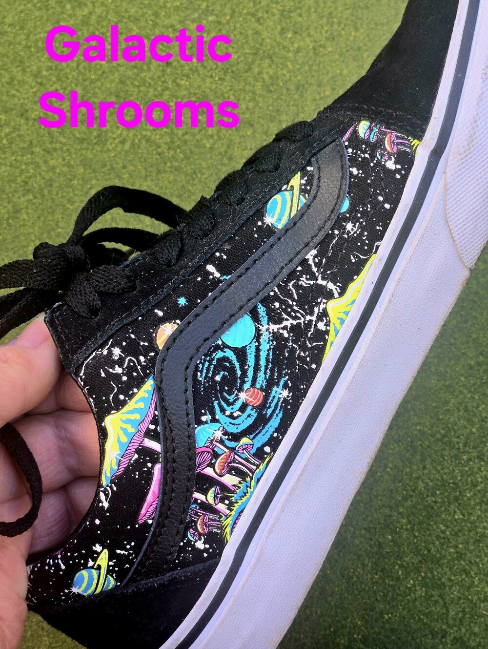 Vans Black Low-Top OLD SKOOL WOMEN'S Sz7 Sneakers HTF Neon Space/Shrooms Graphic